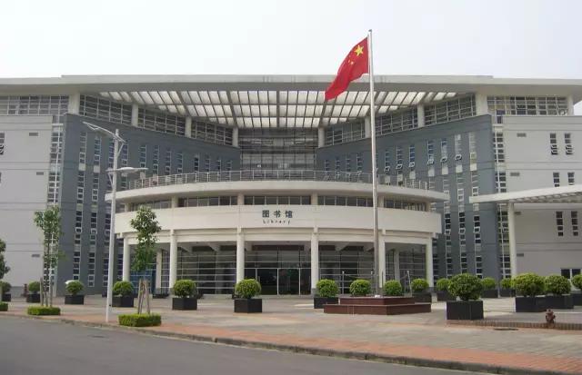 全国最美的20座大学图书馆（广东高校最美的20所图书馆）(16)