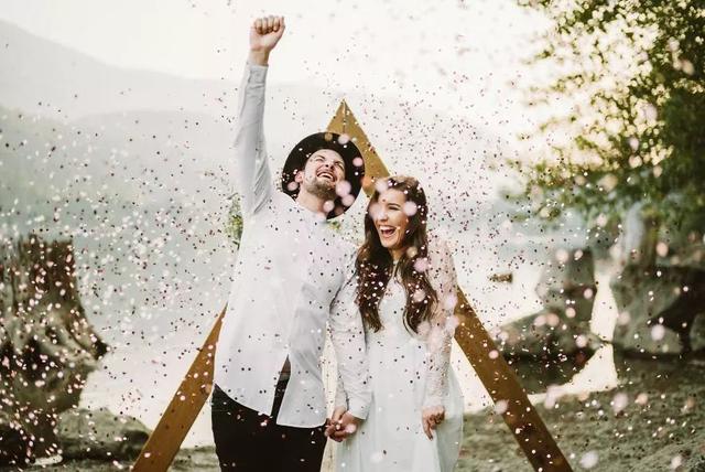 给你一套法式浪漫的婚纱照（全球最美50张婚纱照）(38)