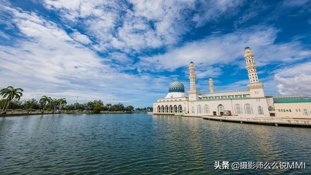粉红清真寺旅游攻略（打卡东南亚最美水上清真寺）(1)
