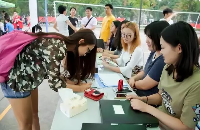 多所高校宣布延迟开学时间表（多地高校发布通知）(8)