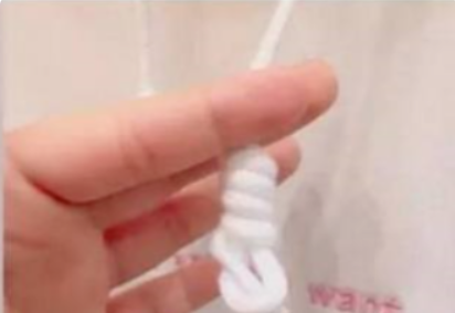 卫衣的绳子怎么装回去,卫衣带子掉出来了怎么办图7