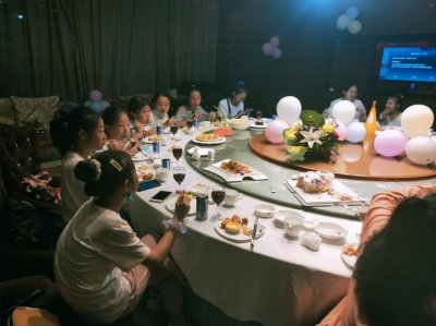 ​孩子该不该过12岁生日宴（孩子庆生为何变得越来越豪华）