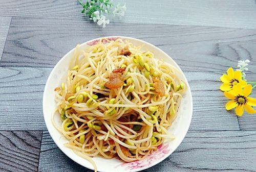 油渣炒豆芽的做法，油渣炒豆芽怎么做好吃，油渣