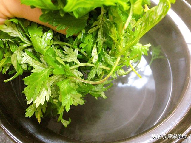 这个夏天一定不要错过艾叶煮鸡蛋（记得用艾草煮鸡蛋汤）(11)