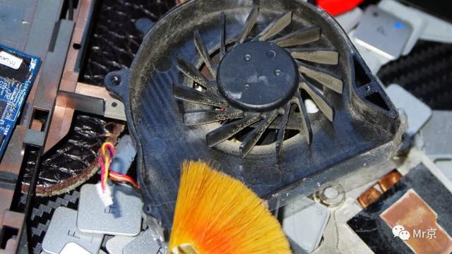 老款笔记本换cpu（技术牛人一步一步教你给8年前的笔记本换CPU）(12)