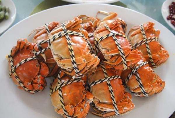 中秋节吃什么传统食物,中秋节除了吃月饼还吃些什么图1