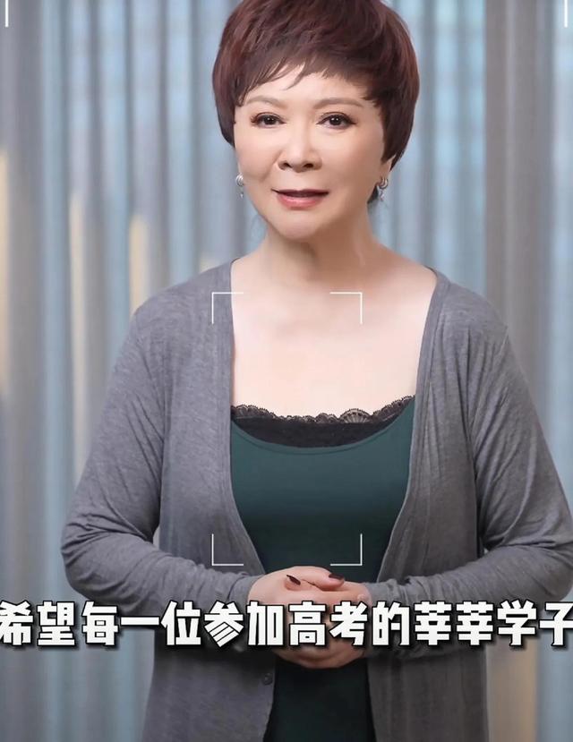 春晚蔡明着装（才是真正的优秀艺术家）(13)