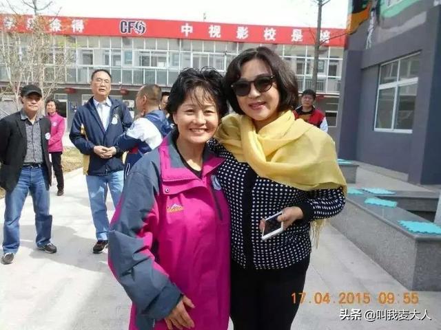 利智和李连杰最近近况（李连杰和59岁前妻黄秋燕拍合照）(20)
