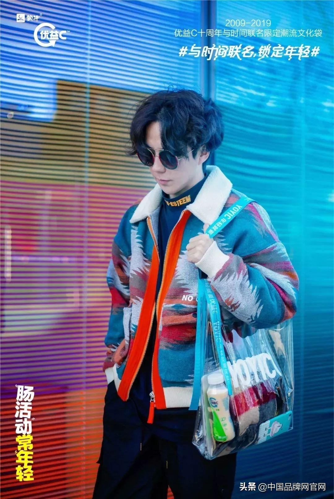 易烊千玺喜欢什么饮料(易烊千玺最喜欢吃什么)  第9张