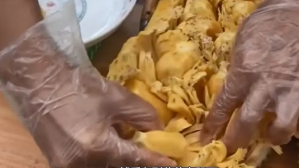 菠萝蜜怎么剥皮小窍门,如何剥开菠萝蜜视频图10