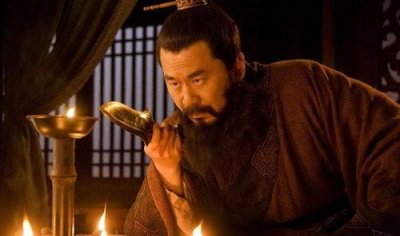 ​为什么刘备会败给曹操 揭秘刘备败给曹操的实在缘故