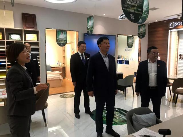 西安大明宫实业集团的企业文化（西安大明宫实业集团董事长席有良先生莅临澄城市场检查指导工作）(4)