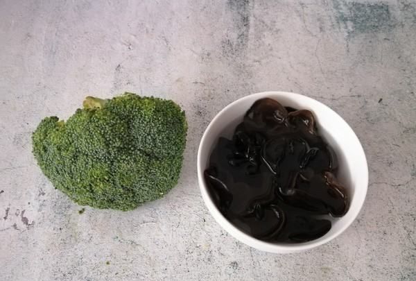 炒西兰花怎么做,炒西兰花的做法图10