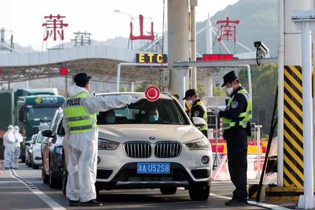杭州进入绿码需要什么手续（直击在杭州可以刷绿码出行了吗）(2)