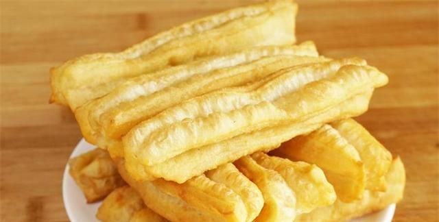 家常炸油条怎么做又软又好吃窍门