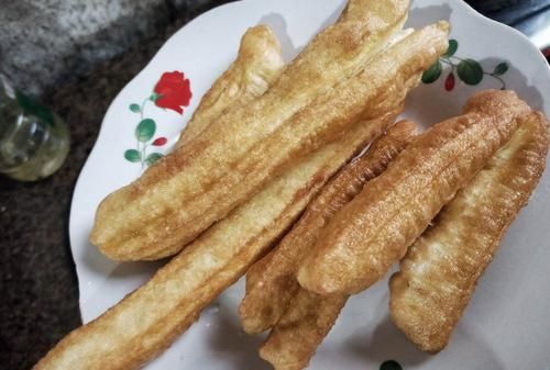 在家如何做蓬松酥脆的油条视频