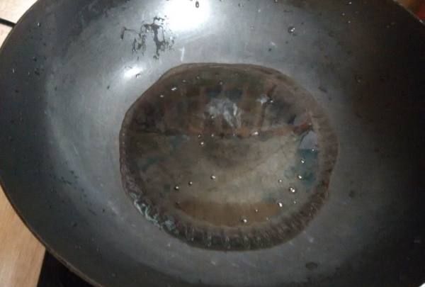 炒空心菜要焯水,如何制作炒空心菜图14