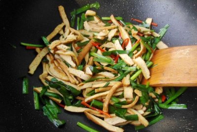 ​豆干炒韭菜怎么做好吃,韭菜炒豆干怎么做