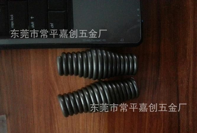大鼓里面的铁丝是干嘛的