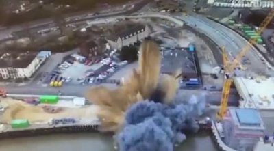 ​英国炸弹爆炸事件（约250千克二战时期炸弹在被拆除时意外爆炸）