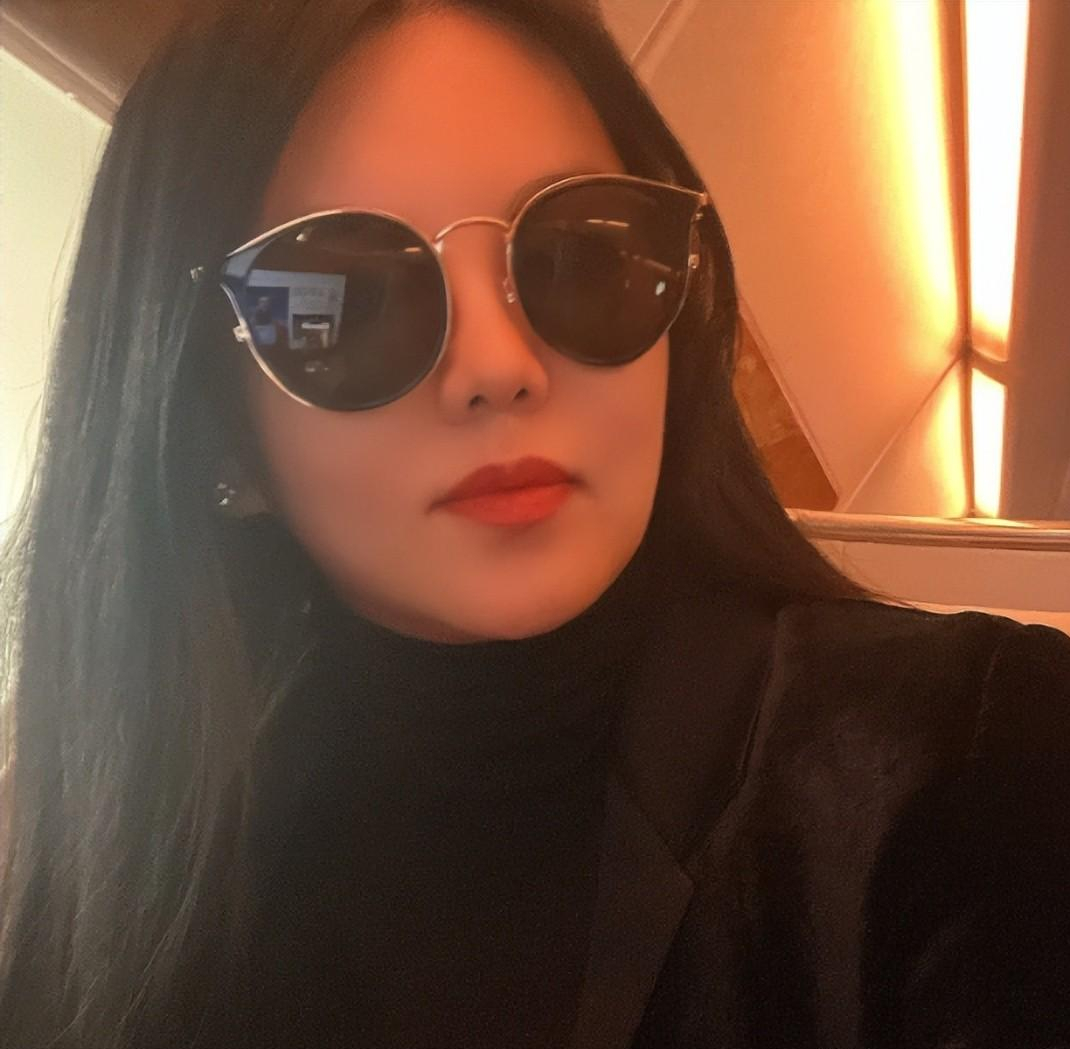 李湘个人资料简介 离谱！网曝身价5000亿，诗龄安保费10亿，竟比马云还富？