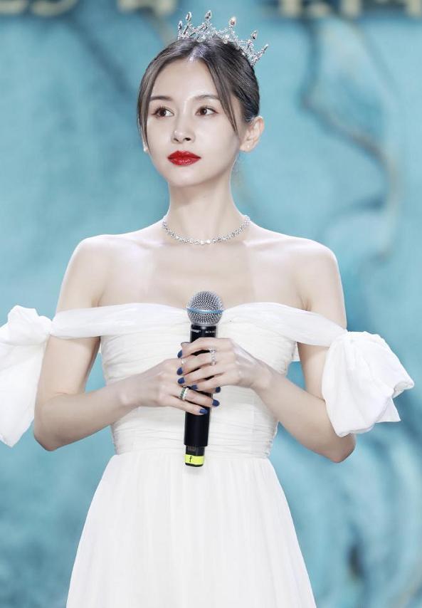 美女明星馆：34岁王子文，性感好看