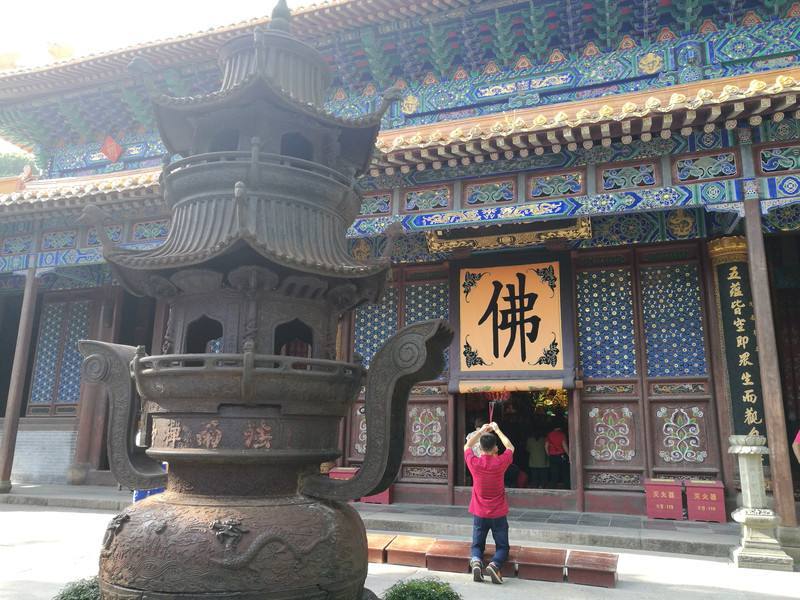 4.参观寺庙群