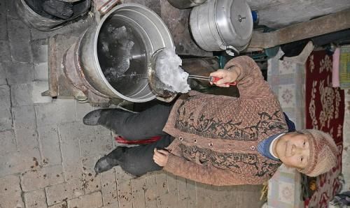冬天没暖气的家，水管怎么防止冻破管子在地下了，一般室内多少度就开始结冰了