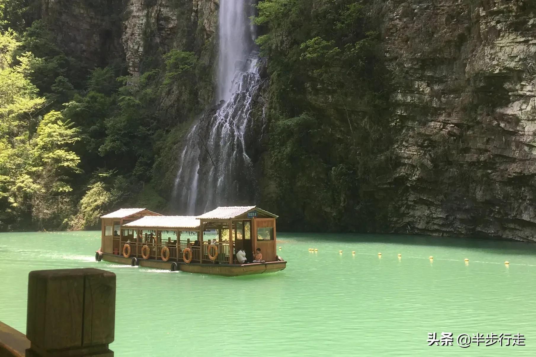 张家界玻璃桥旅游景点在哪里(张家界玻璃桥旅游攻略)