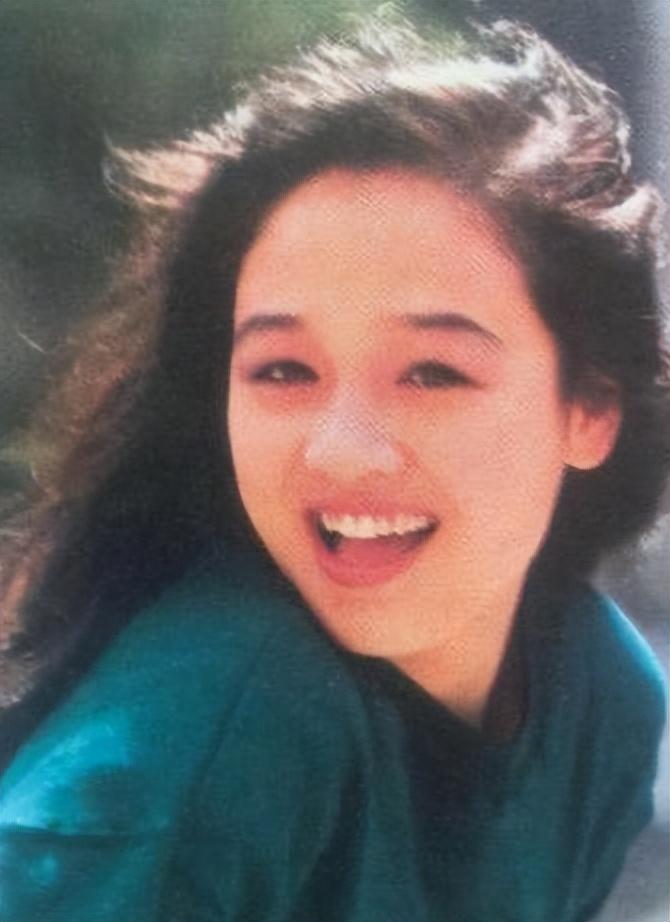 与同桌妻子9个月就闪婚的何冰，婚后24年零绯闻