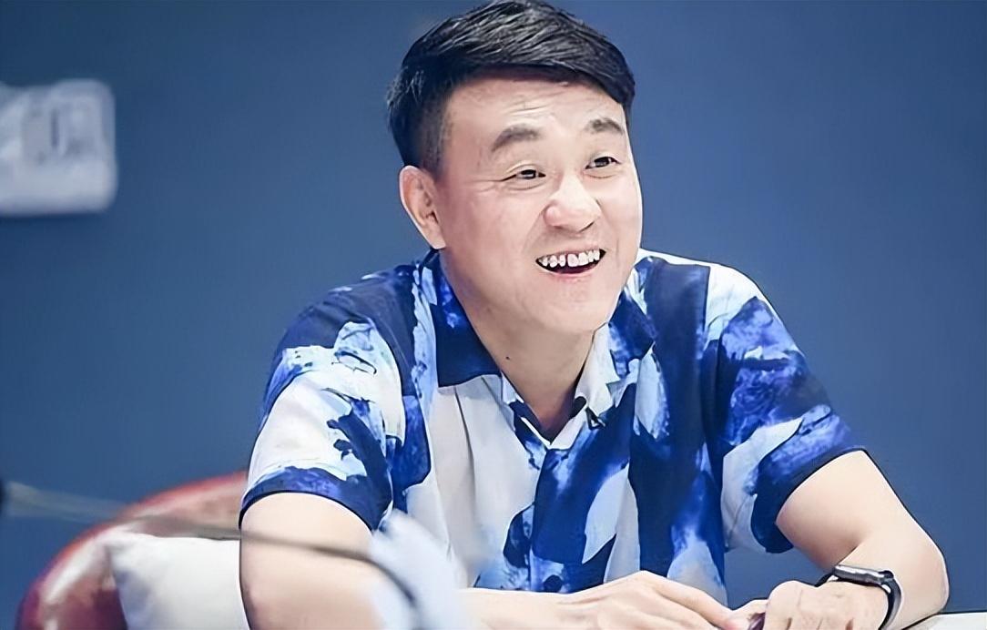 与同桌妻子9个月就闪婚的何冰，婚后24年零绯闻