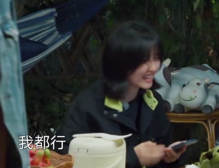 《向往的生活4》张子枫被疑社恐？看书都被骂作秀，喷过了吧？