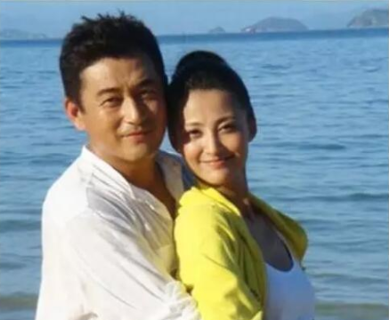 袁弘近年为何人气下滑的如此厉害？原来是因为娶了她？