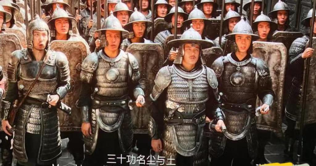 雷佳音背哭《满江红》，我看红了眼，原来小老百姓更看重善恶忠奸