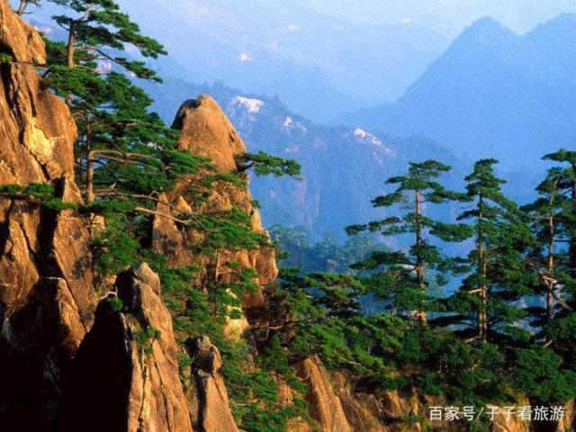 2、黄山周边景区很多，但要注意选择时间出行，可以选择周一至周五这段时间出游。