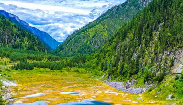 4、乐山大佛-九寨沟世界自然遗产--丹巴县大峨眉景区--西岭雪山；