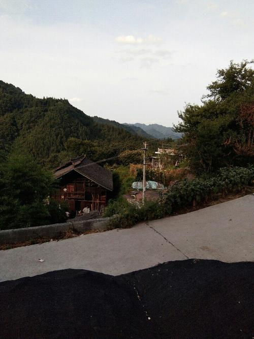 3、张家界到湘西土家族苗族自治州