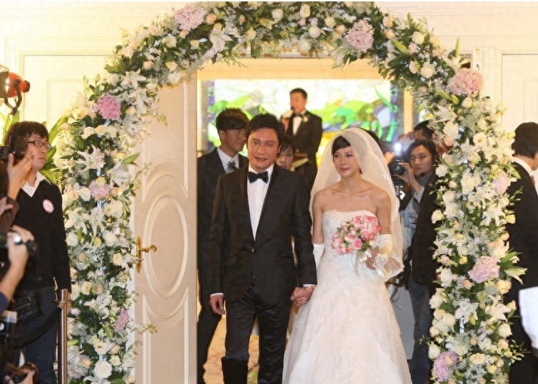80岁丑娘张少华和女儿苏岩，女婿竟然是当年TVB最红艺人