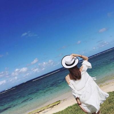 好看又吉利的女生海边背影微信头像