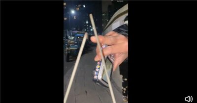 ​女生误把电焊条当成仙女棒引围观：如果点燃会是最靓的仔