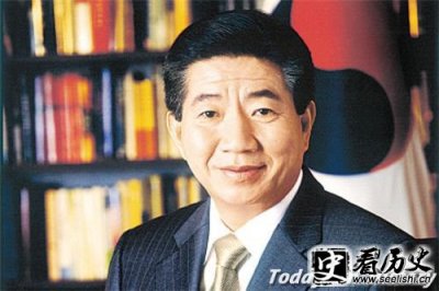​卢武铉是怎样登上总统宝座的 卢武铉为什么会自杀