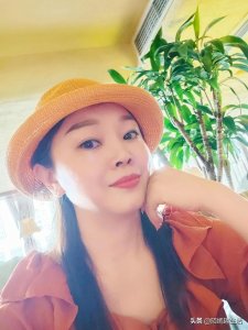​中年女人穿着看出生活质量（人到中年穿衣服懂得品味 ）