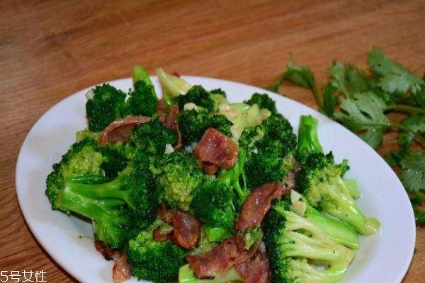 腊肠炒西兰花怎么做 腊肠炒西蓝花的做法