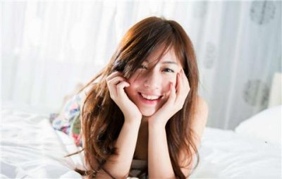 ​和喜欢的女孩子一直尬聊怎么办呀