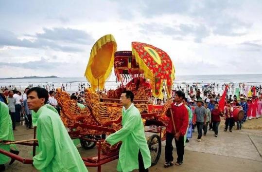 历史中国少数民族的传统节日有哪些？它们的来源是什么？  3