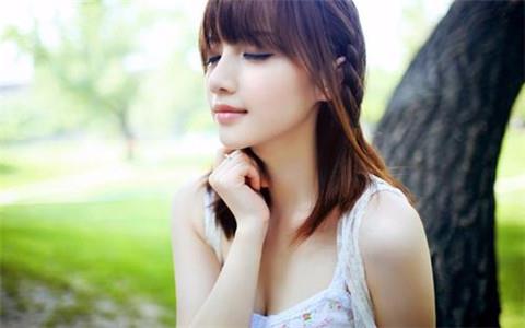 和女生聊天怎么让聊天氛围更轻松愉快？