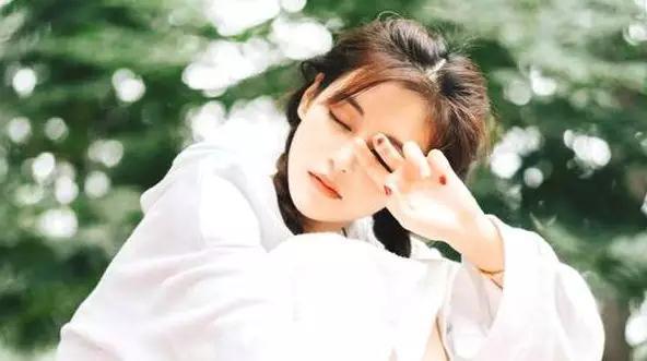 和女生聊天开场白，第一句就能吸引到女生的注意