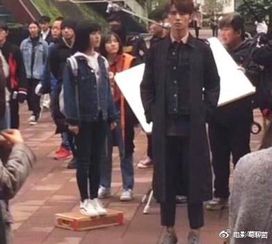 沈月虚报身高，怒甩身高图证明自己，沈月吴昕鞠婧祎到底谁高？