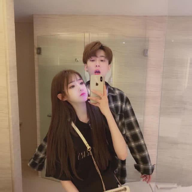王乐乐罕见晒女友素颜，看清面容后，网友：杨清柠输得不冤！