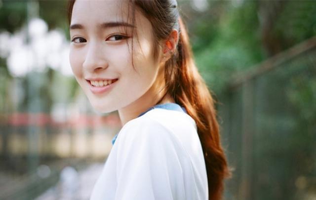 大街上发传单的人为什么那么敬业，而不直接把传单扔掉？真相了